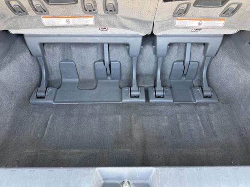 Used 2018 Toyota Sienna L w/ Carpet Mat Package image 29