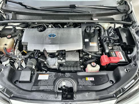 Used 2020 Toyota Prius XLE image 9