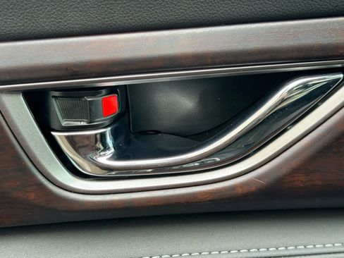 Used 2024 Subaru Ascent Touring w/ Popular Package #2 image 9