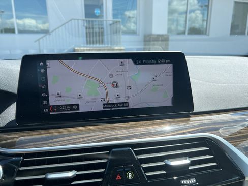 Used 2019 BMW 530i w/ Convenience Package RWD image 14