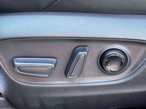 Certified 2021 Toyota Venza XLE w/ Softex Package image 19