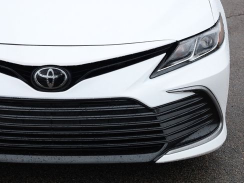 Used 2023 Toyota Camry LE image 14