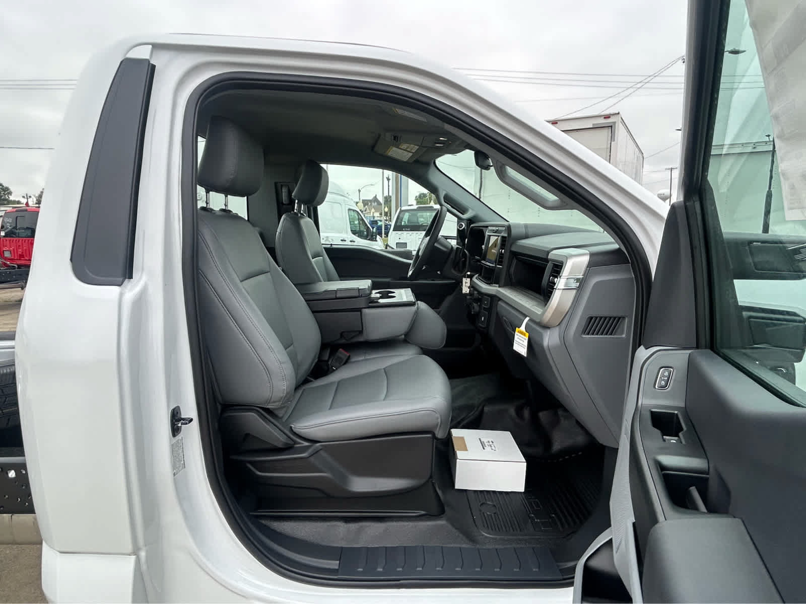 New 2027 Ford F350 XL w/ XL Chrome Package AWD/4WD image 5