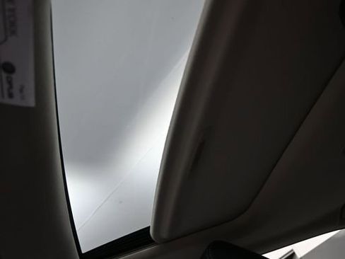 Used 2025 Toyota Corolla XLE image 18