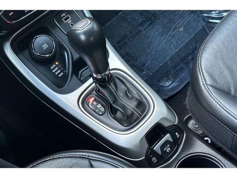 Used 2021 Jeep Compass Latitude image 24