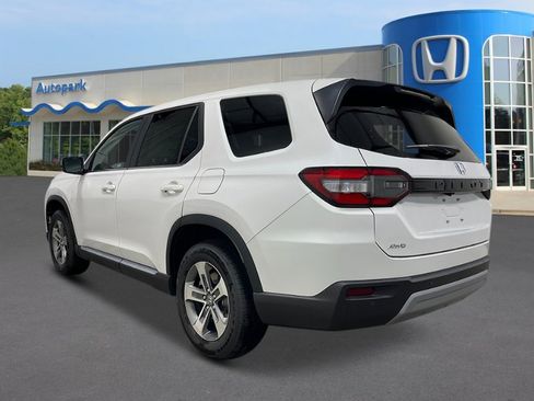 New 2025 Honda Pilot EX-L image 3