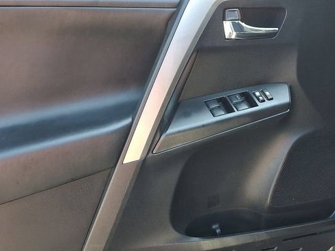 Used 2017 Toyota RAV4 XLE AWD/4WD image 21