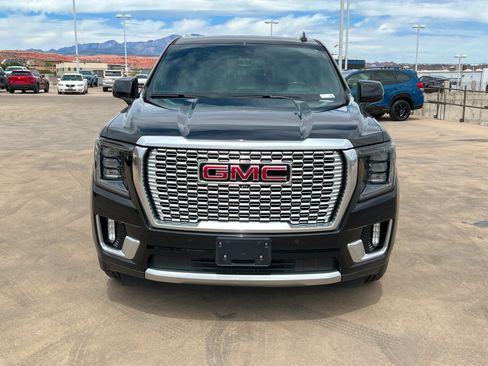Used 2022 GMC Yukon Denali w/ Denali Premium Package AWD/4WD image 8