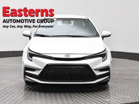 Used 2024 Toyota Corolla SE FWD image 2