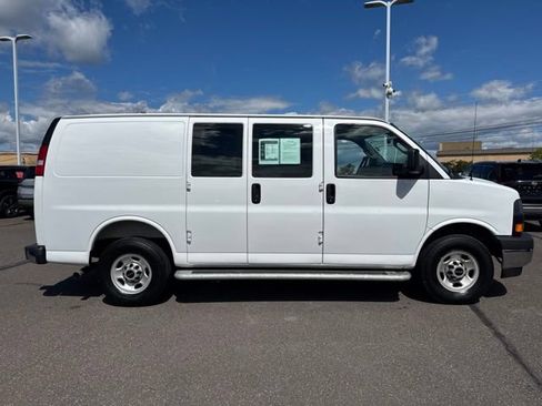Used 2025 GMC Savana 2500 w/ Driver Convenience Package RWD image 4