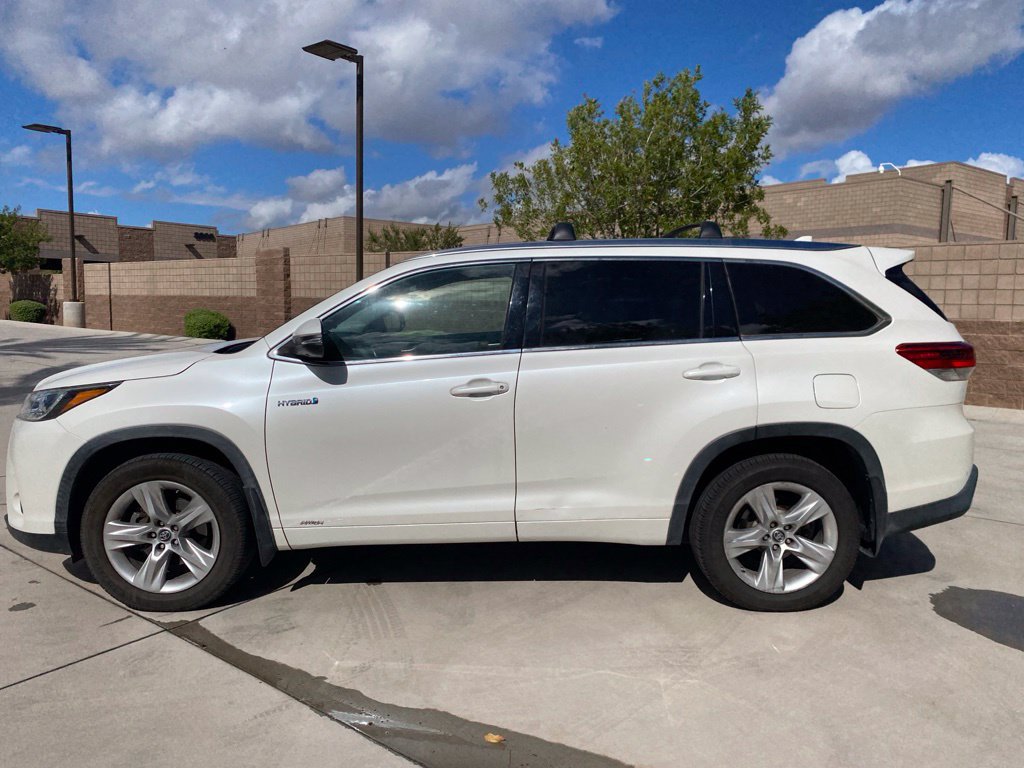 Used 2019 Toyota Highlander Limited Platinum AWD/4WD image 3