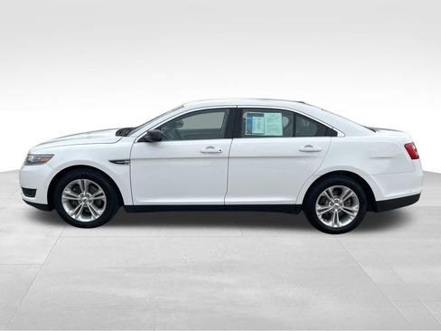 Used 2019 Ford Taurus SE image 3