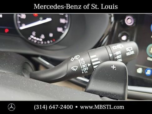 Used 2023 Buick Envision Avenir image 23