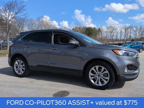 Used 2024 Ford Edge Titanium image 2