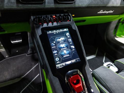 Used 2024 Lamborghini Huracan Tecnica image 46