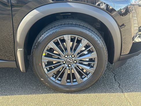 New 2026 Nissan Pathfinder SL image 12