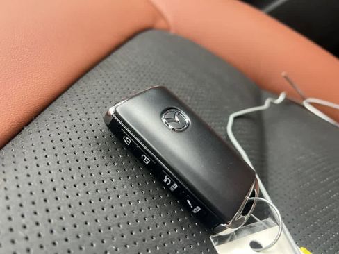 Certified 2025 MAZDA CX-5 Carbon Edition image 32