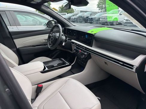 Used 2025 Hyundai Tucson Limited AWD/4WD image 5