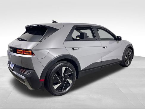 New 2026 Hyundai Ioniq 5 SEL RWD image 5