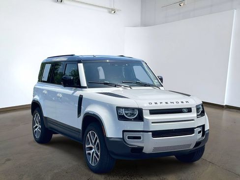 Used 2023 Land Rover Defender 110 S AWD/4WD image 3