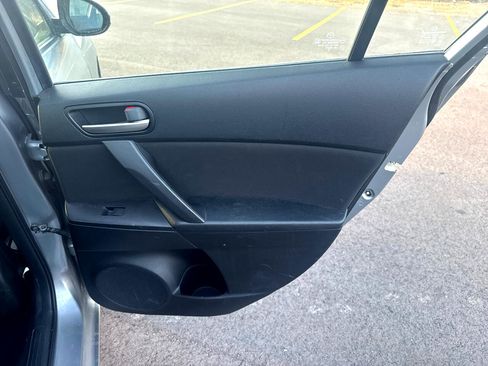 Used 2013 MAZDA MAZDA3 i Touring image 18