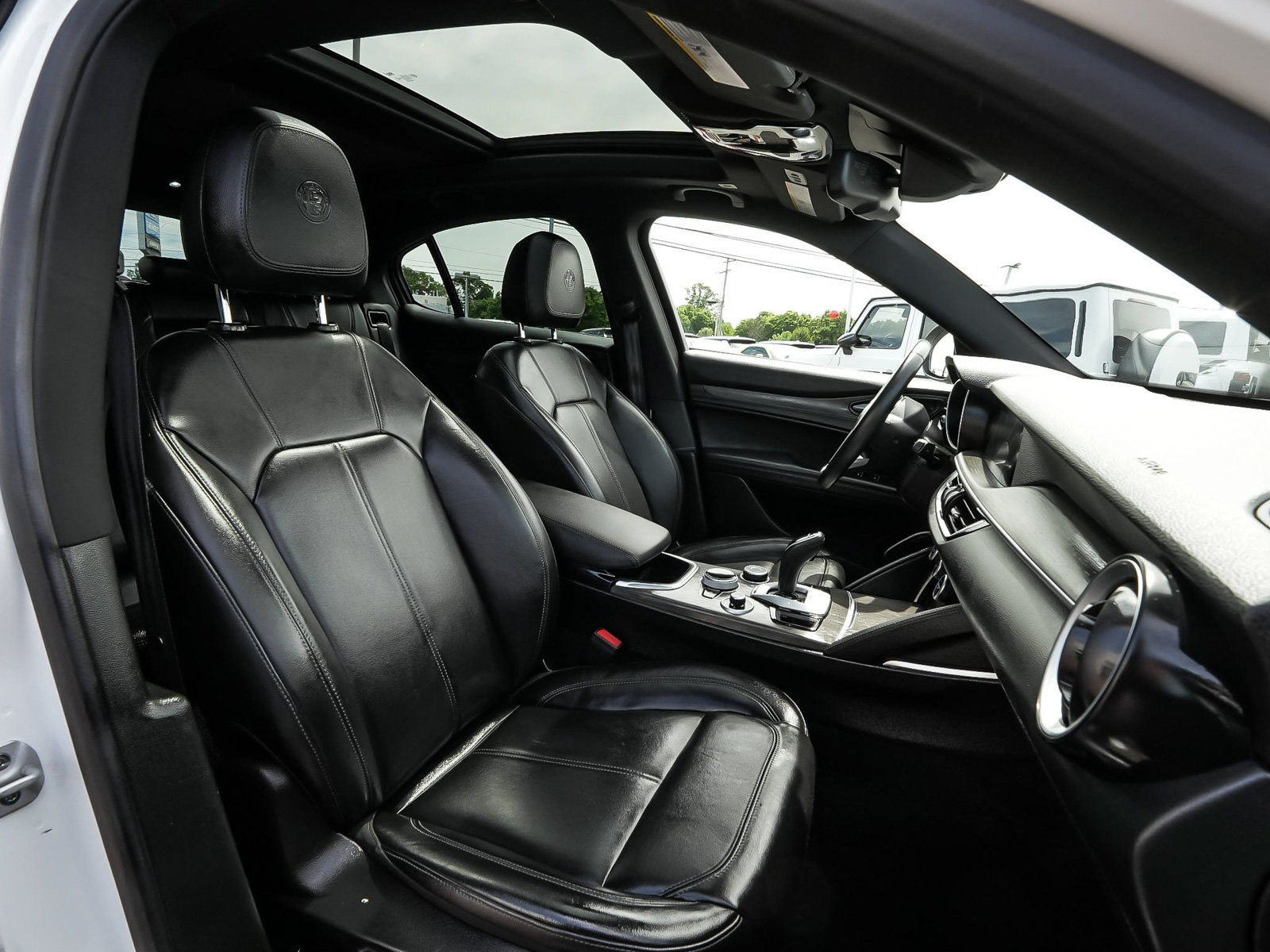 Used 2023 Alfa Romeo Stelvio Ti AWD/4WD image 40