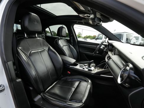 Used 2023 Alfa Romeo Stelvio Ti AWD/4WD image 40