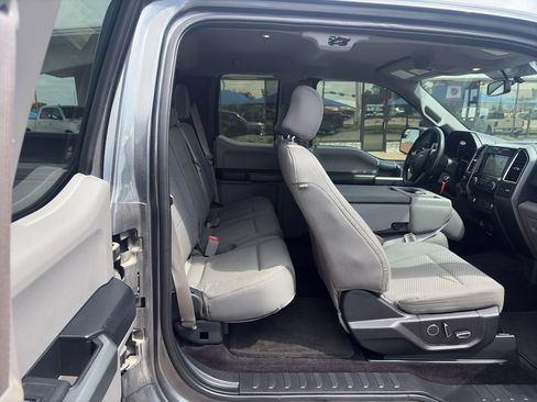Used 2016 Ford F150 XLT w/ Equipment Group 302A Luxury AWD/4WD image 17