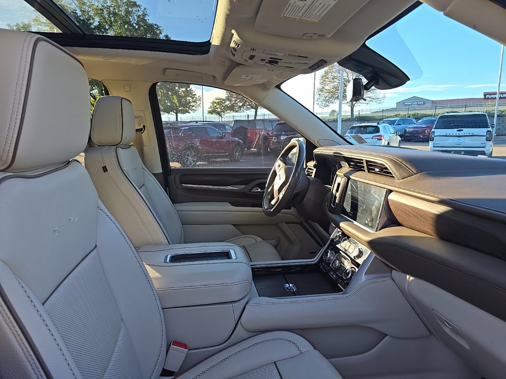 Used 2021 GMC Yukon Denali w/ Denali Ultimate Package AWD/4WD image 9