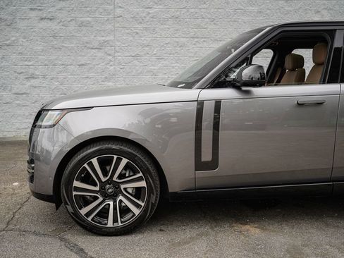 Used 2023 Land Rover Range Rover SE image 11