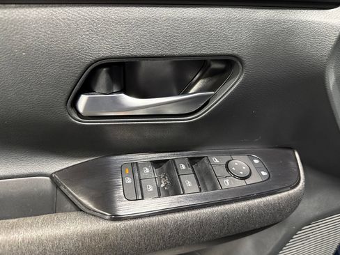 Used 2025 Nissan Kicks SV AWD/4WD image 20
