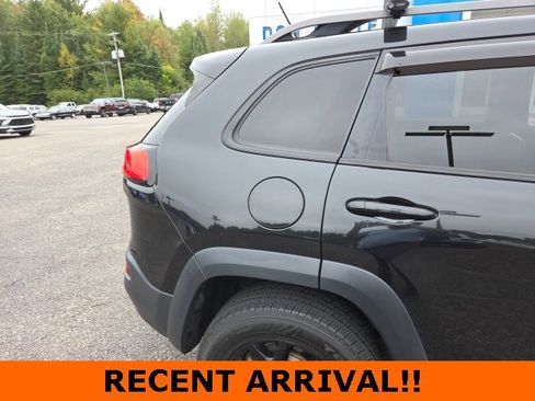 Used 2015 Jeep Cherokee Trailhawk w/ Cold Weather Group image 26