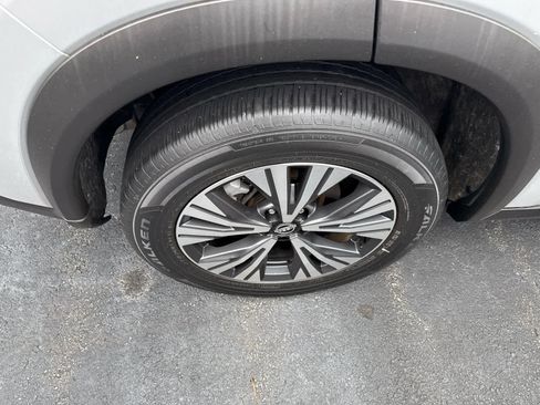 Used 2023 Nissan Rogue SV FWD image 14