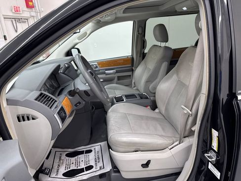 Used 2010 Chrysler Town & Country Limited w/ Entertainment Group #3 image 13