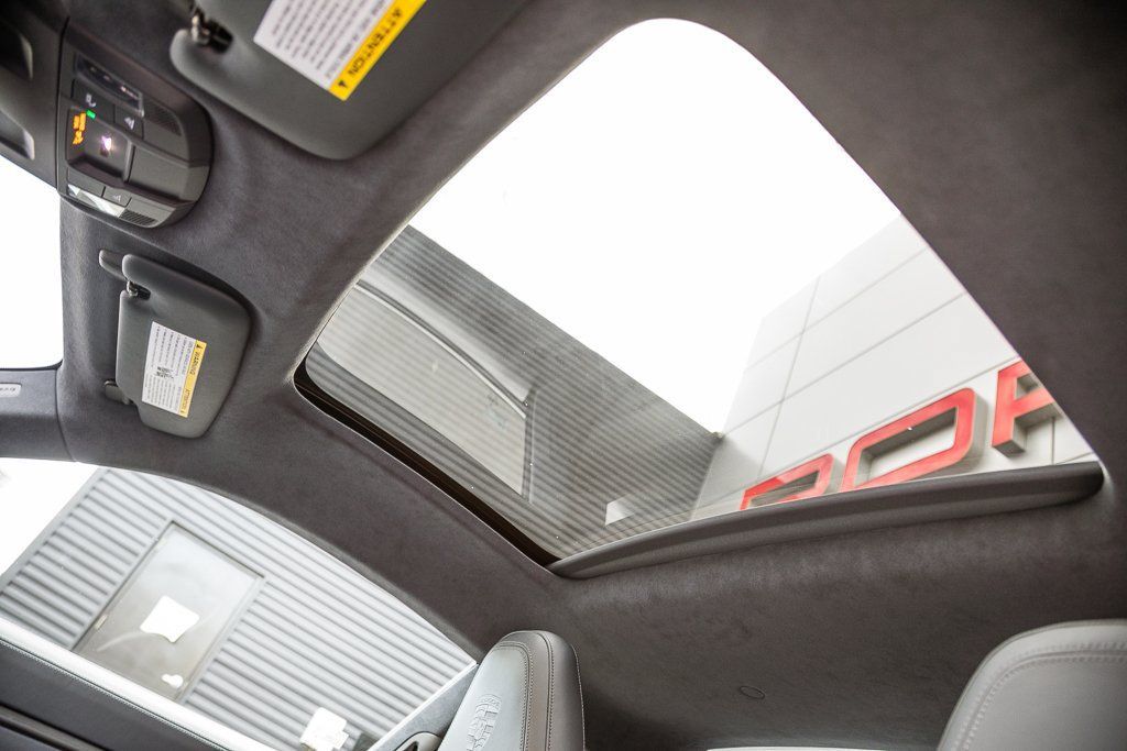 Certified 2025 Porsche 911 Carrera GTS RWD image 17