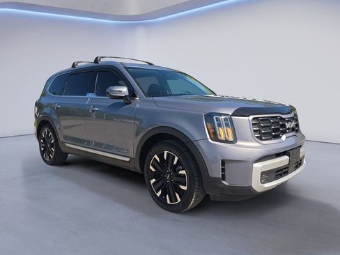 Used 2024 Kia Telluride SX w/ Towing Package FWD image 7