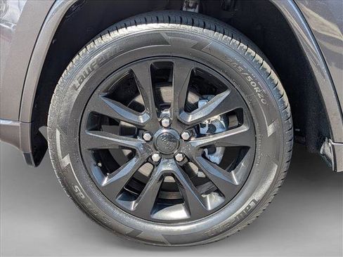 Used 2019 Jeep Grand Cherokee Altitude AWD/4WD image 23