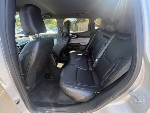 Used 2025 Jeep Compass Limited AWD/4WD image 27