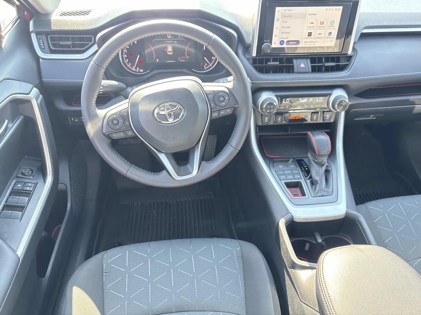 Used 2025 Toyota RAV4 XLE w/ Convenience Package AWD/4WD image 12
