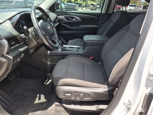 Used 2019 Chevrolet Traverse LT FWD image 17
