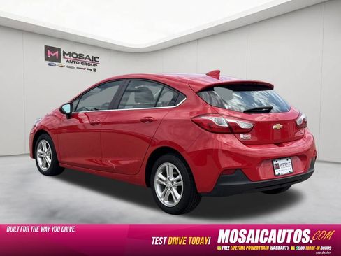Used 2018 Chevrolet Cruze LT w/ Convenience Package FWD image 5