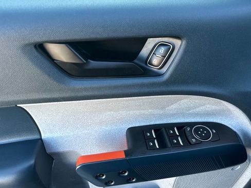 Certified 2022 Ford Maverick XLT image 13