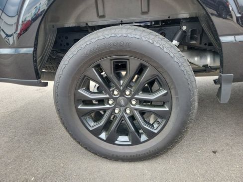 Used 2025 Ford F150 Lariat w/ Equipment Group 501A Mid AWD/4WD image 5