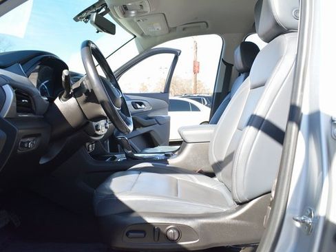 Used 2018 Chevrolet Traverse LT image 23