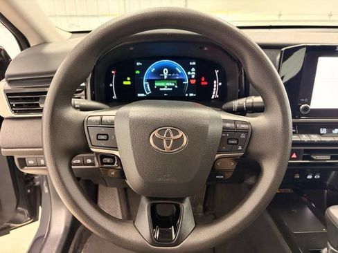 Used 2025 Toyota Camry LE w/ Convenience Package FWD image 16