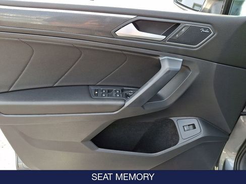 Used 2021 Volkswagen Tiguan SEL Premium R-Line image 14