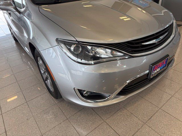 Used 2018 Chrysler Pacifica Limited w/ Advanced Safetytec Group FWD image 10