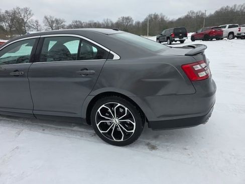 Used 2017 Ford Taurus SHO image 11