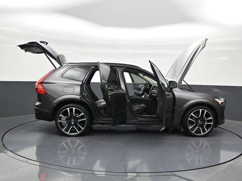 Used 2024 Volvo XC60 B5 Ultimate AWD/4WD image 33