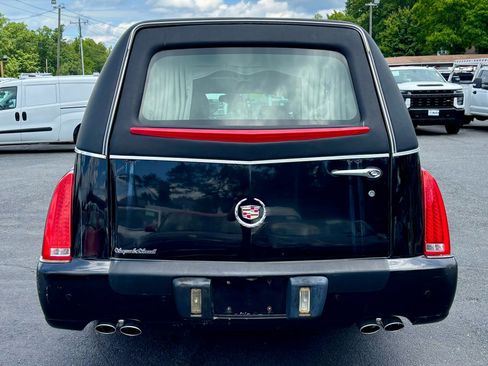 Used 2011 Cadillac DTS Hearse image 7